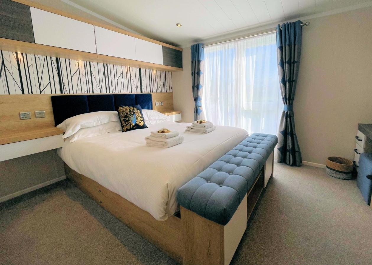 Luxury Lakeside Lodge With Htub Beautiful Views Annan Dış mekan fotoğraf