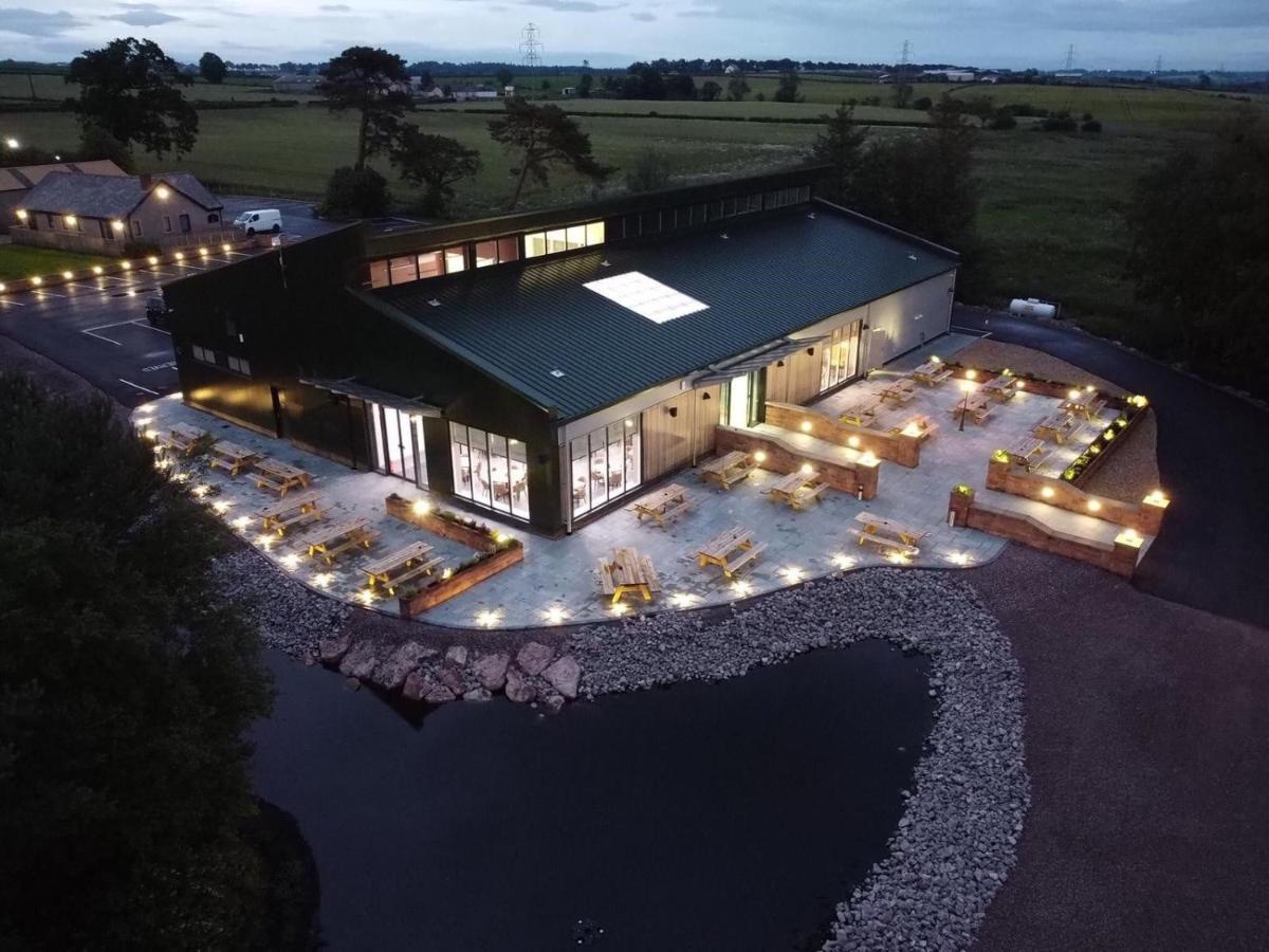 Luxury Lakeside Lodge With Htub Beautiful Views Annan Dış mekan fotoğraf