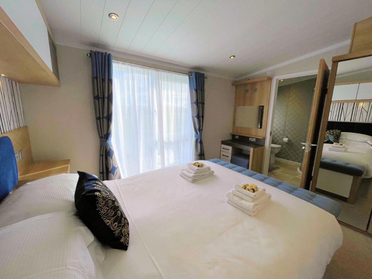Luxury Lakeside Lodge With Htub Beautiful Views Annan Dış mekan fotoğraf